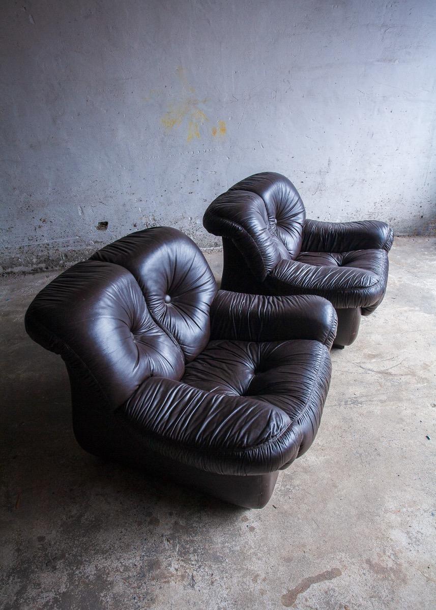 Set of 2 mid-century club chairs in dark brown leather