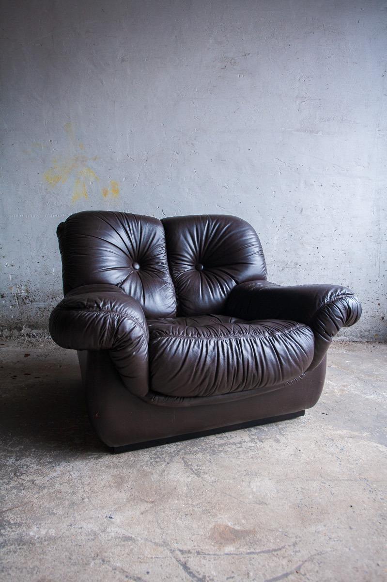 Set of 2 mid-century club chairs in dark brown leather