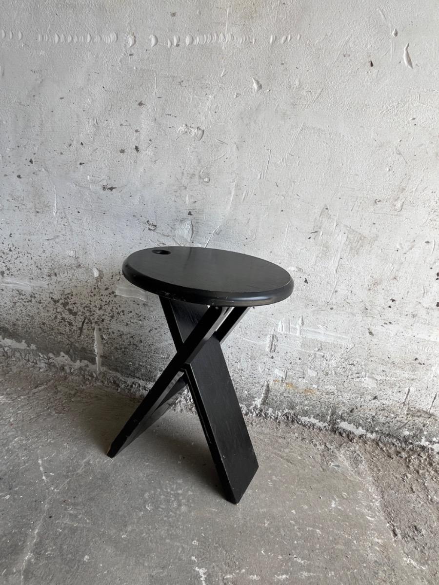 Suzy folding chair by Adrian Reed