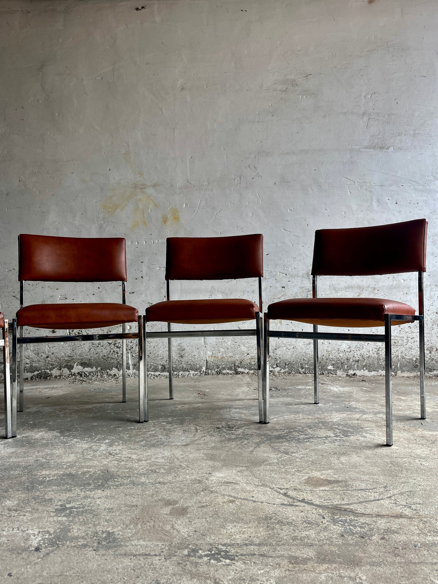 Set of 5 Mid-Century Chrome Dining Chairs in Cognac Leatherette