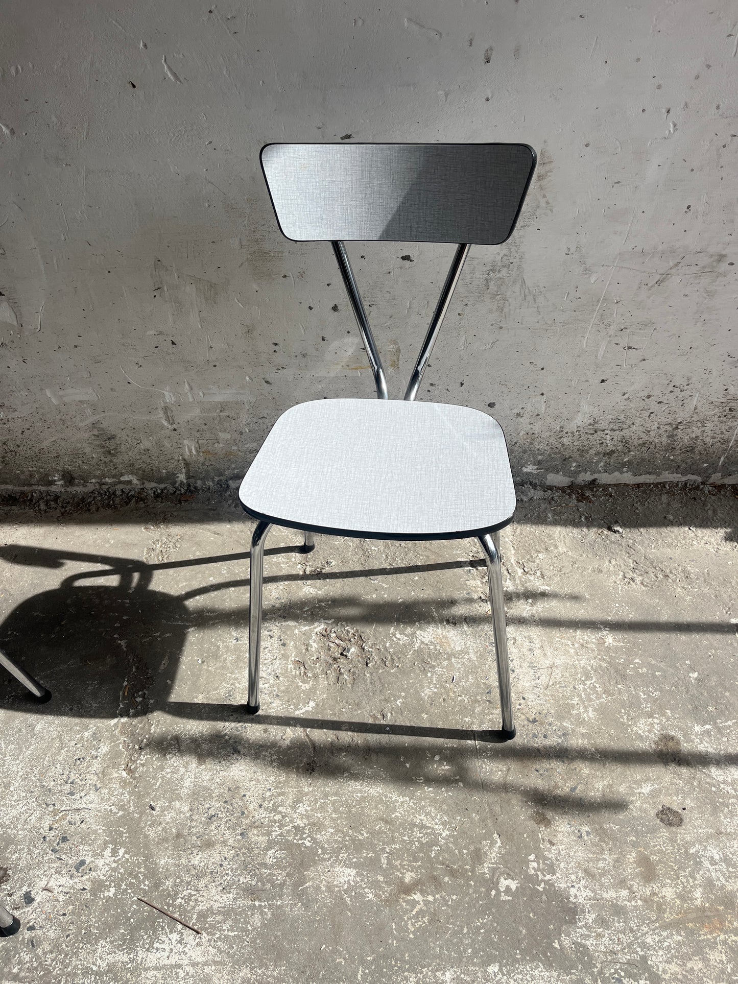 Set of 8 Vintage Dining Chairs – 1960s Design
