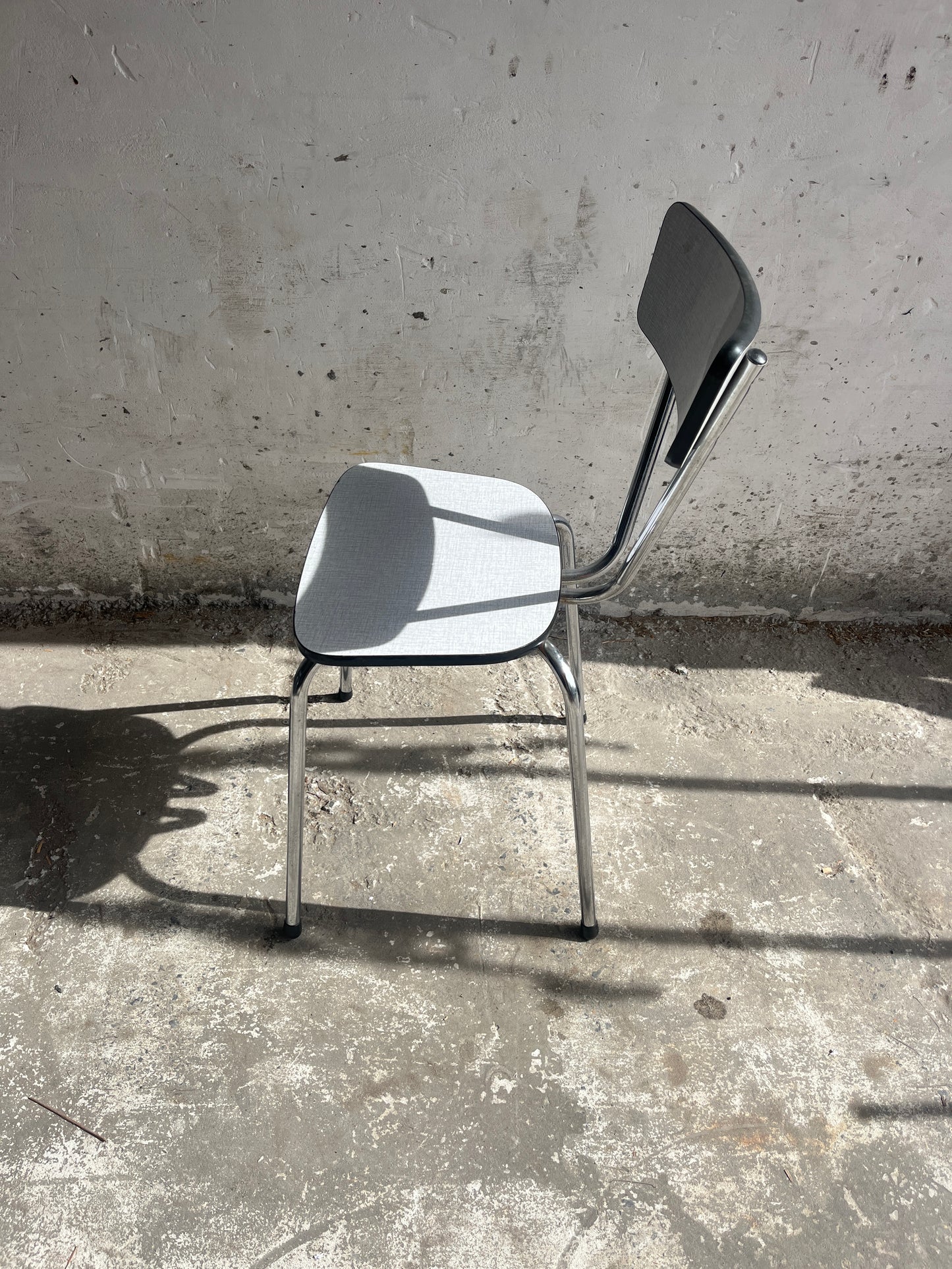 Set of 8 Vintage Dining Chairs – 1960s Design
