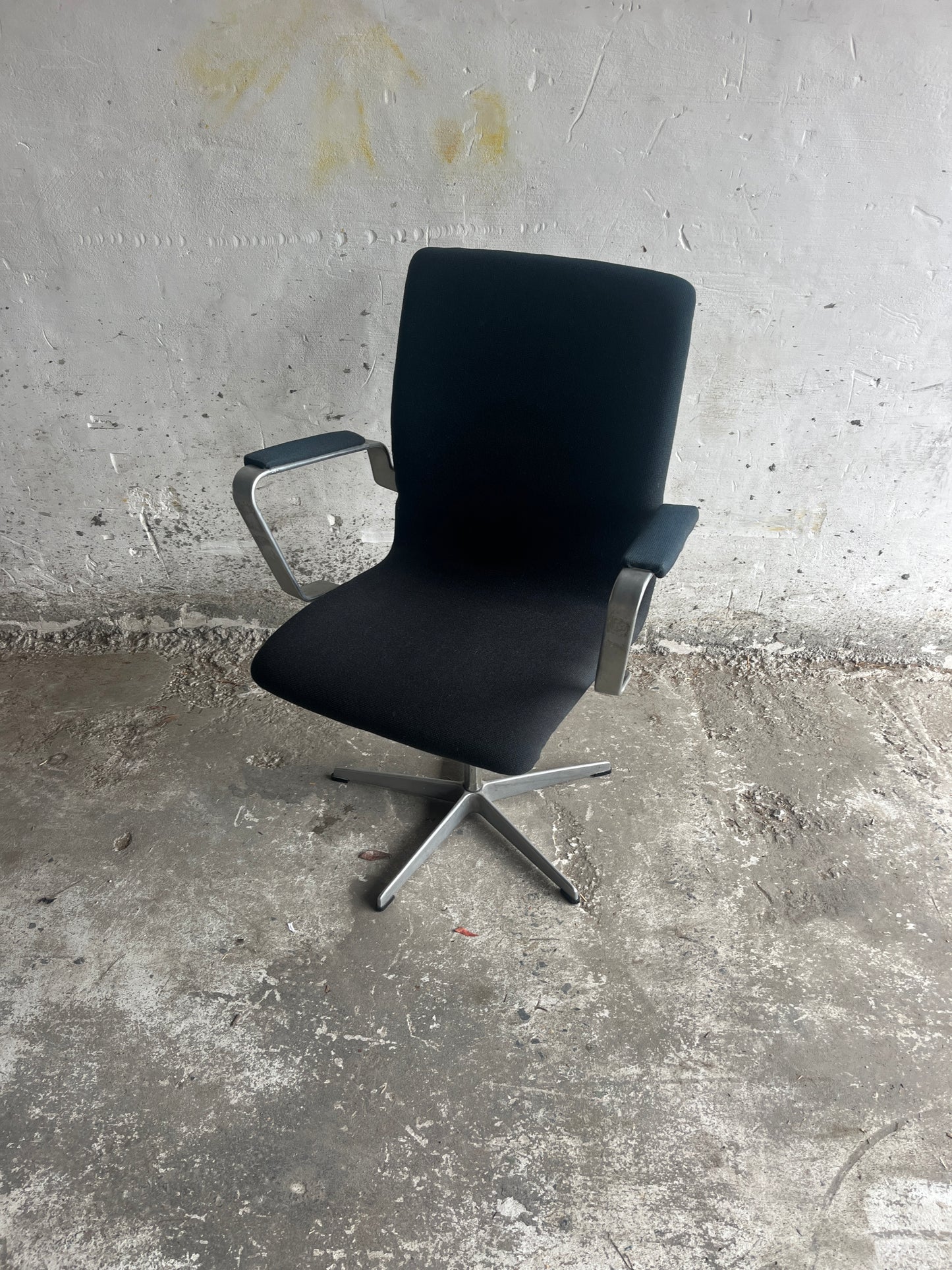 Fritz Hansen model Oxford Arne Jacobsen Swivel Chair – 1970s