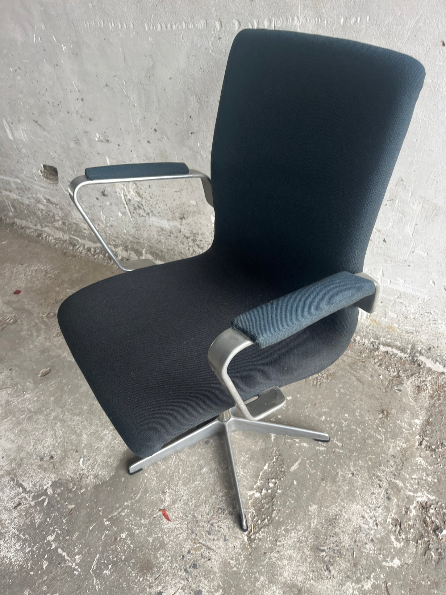 Fritz Hansen model Oxford Arne Jacobsen Swivel Chair – 1970s