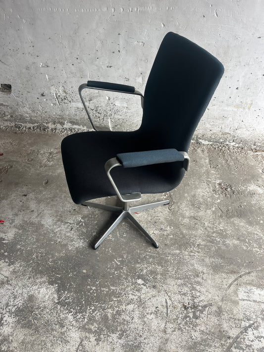 Fritz Hansen model Oxford Arne Jacobsen Swivel Chair – 1970s