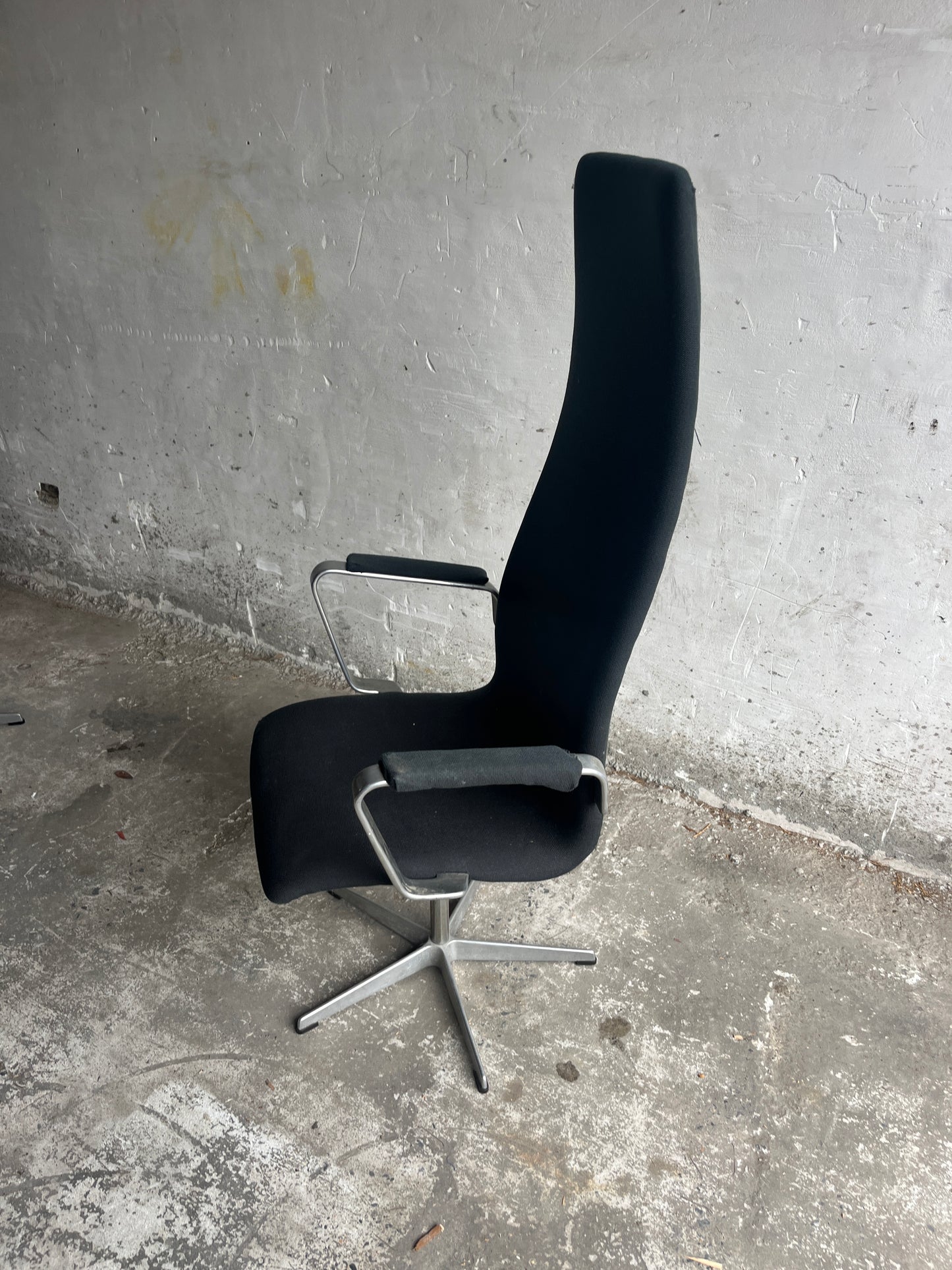 Fritz Hansen (model Oxford Arne Jacobsen) High-Back Swivel Chair – 1970s