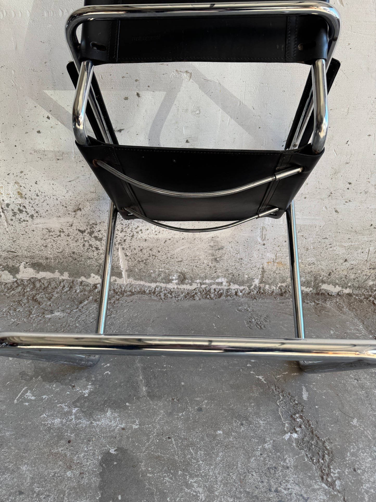 Set of 4 Matteo Grassi chairs in black leather