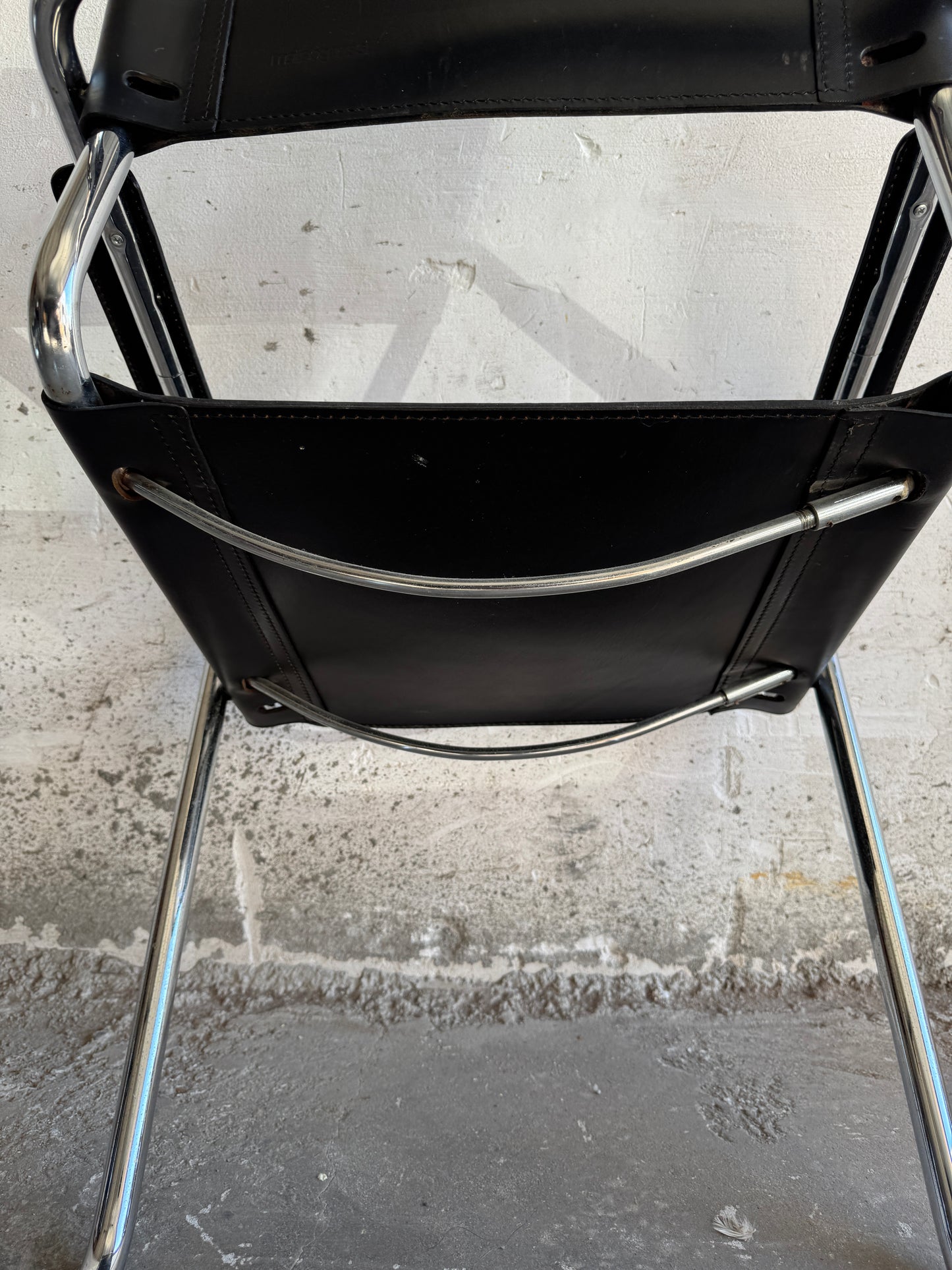 Set of 4 Matteo Grassi chairs in black leather