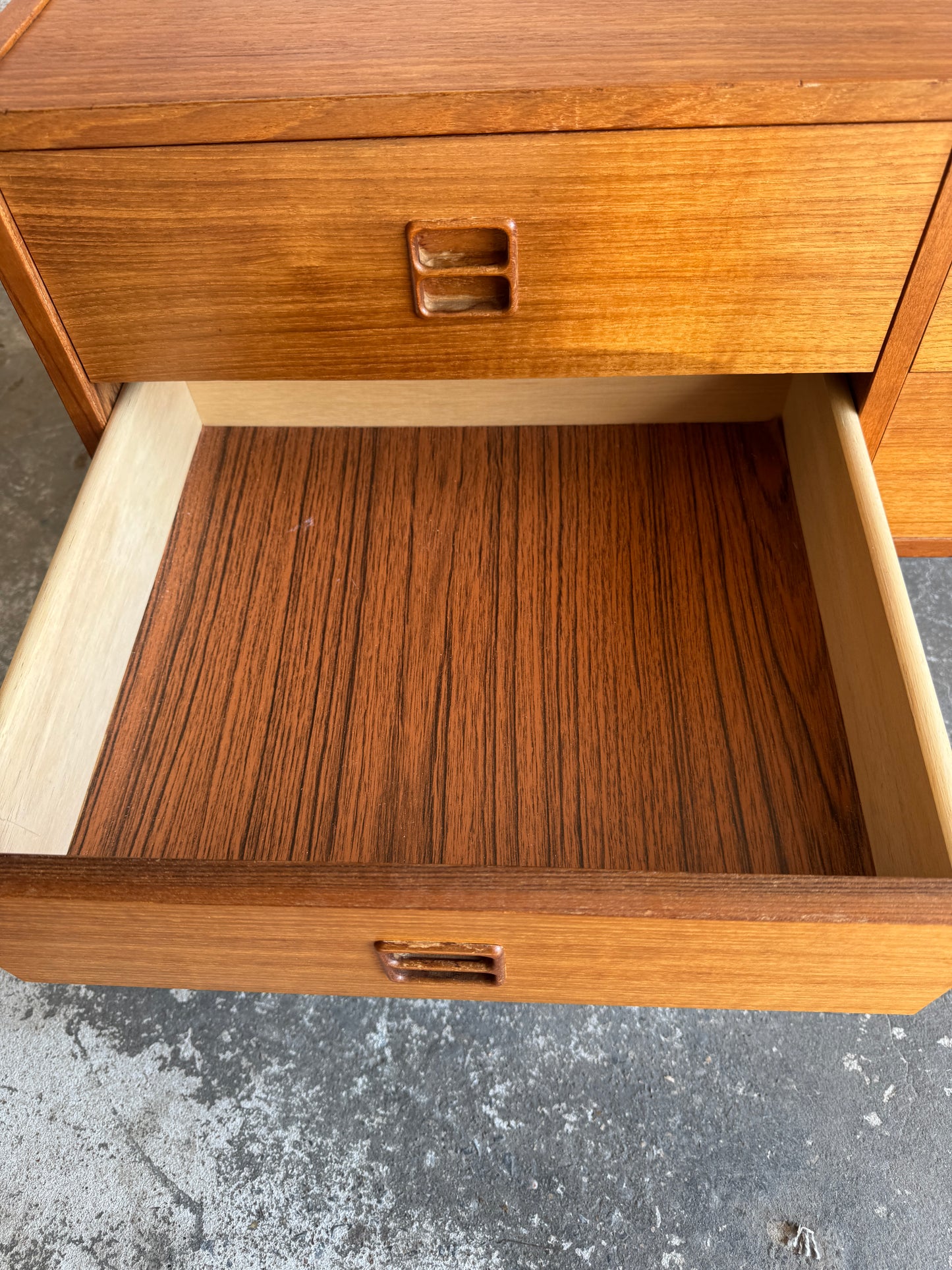 Deense ladekast van Millenium Design in teakhout