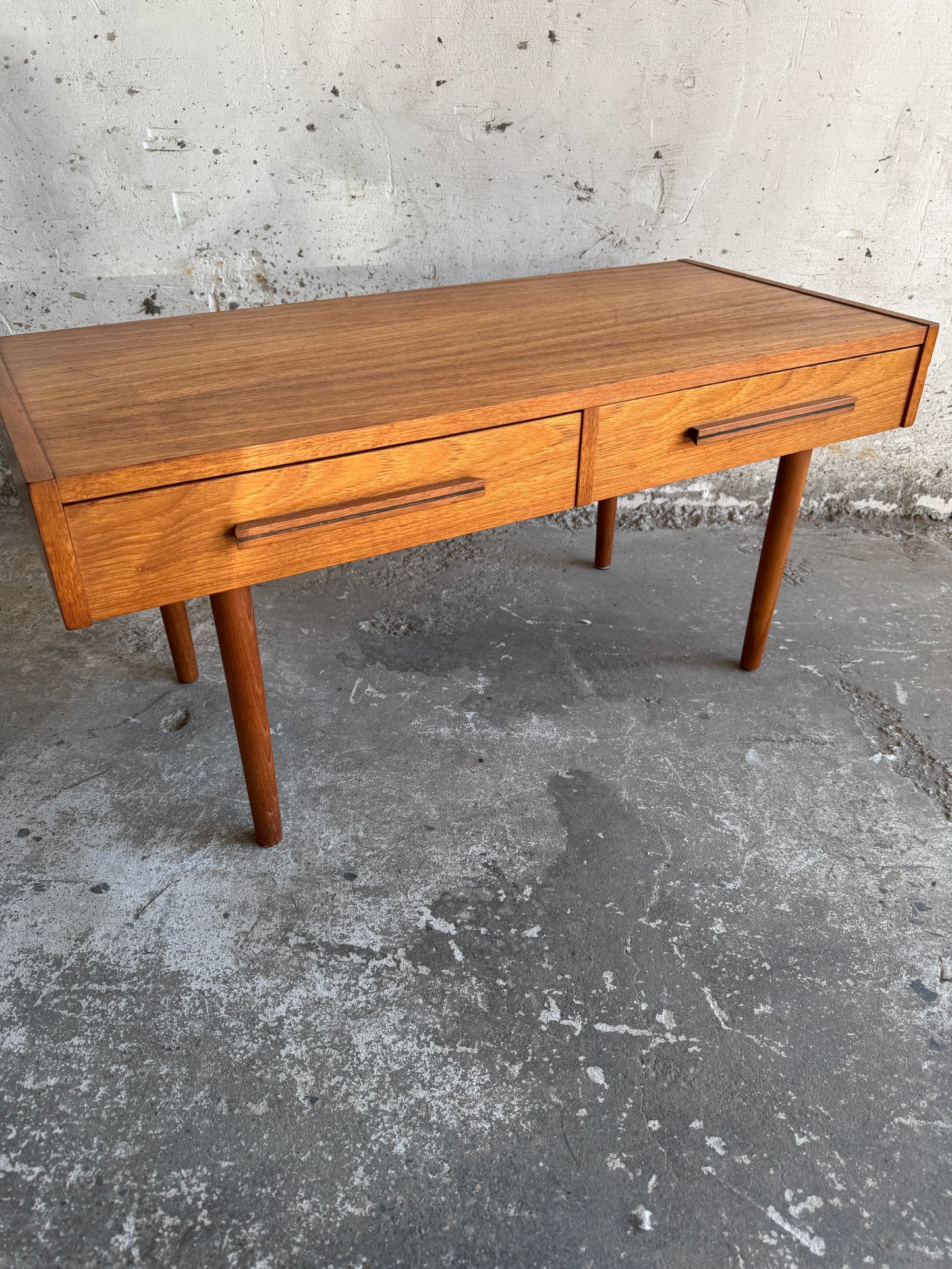Meuble bas danois en teck par Millenium Design