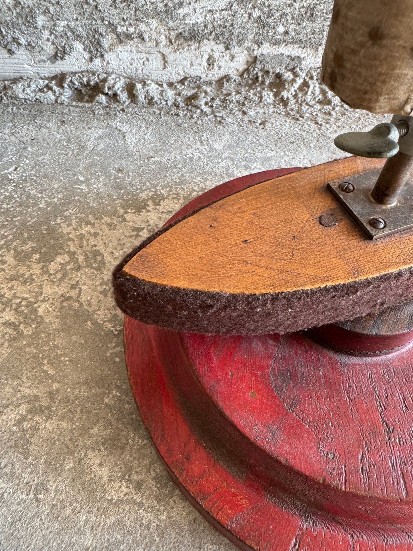 Vintage display leg by Moch Tigurem Köln – sculptural display object