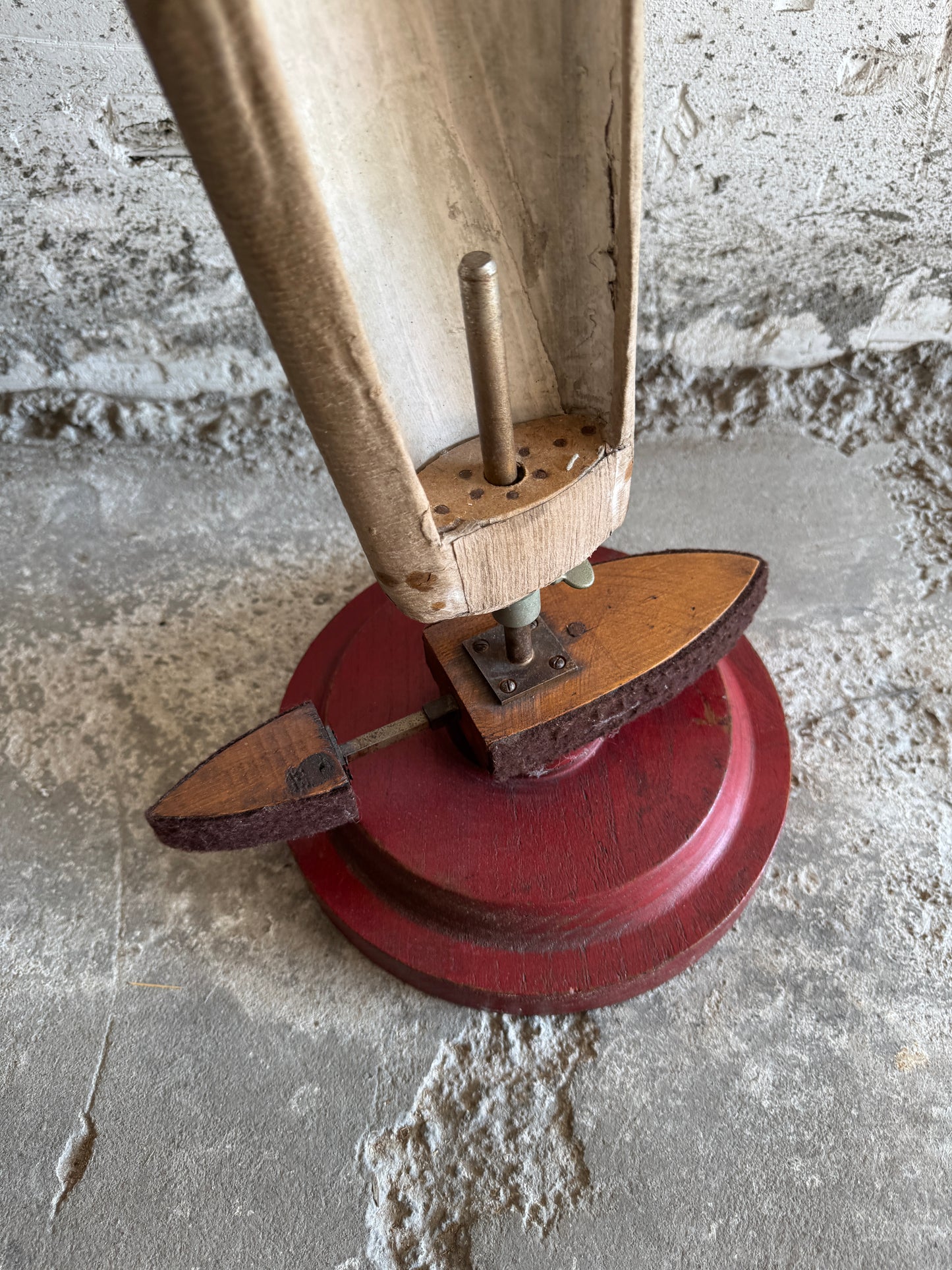 Vintage display leg by Moch Tigurem Köln – sculptural display object
