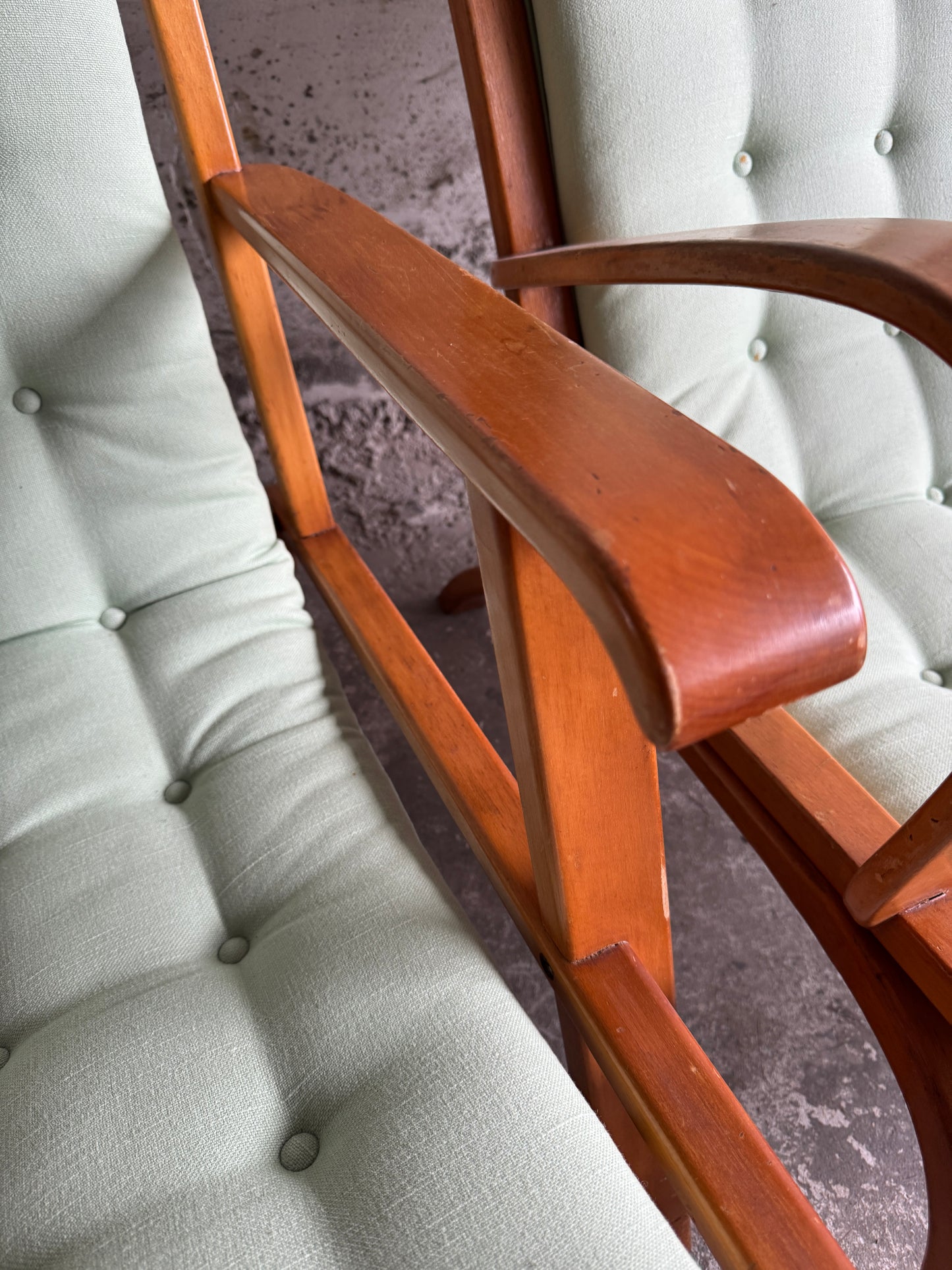 Set van 2 vintage loungestoelen met mintgroene kussens