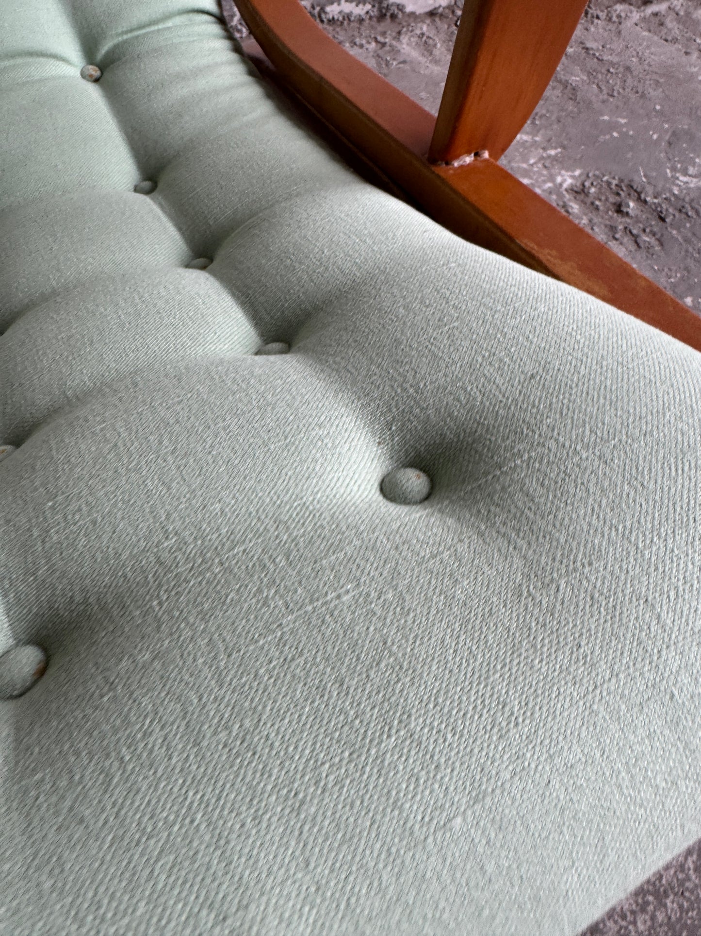 Set van 2 vintage loungestoelen met mintgroene kussens