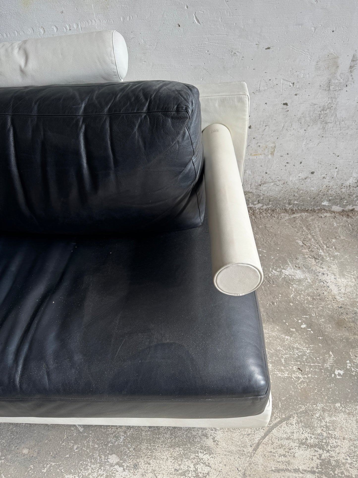 BnB Italia bank in zwart-wit leer – 2-zitsmodule