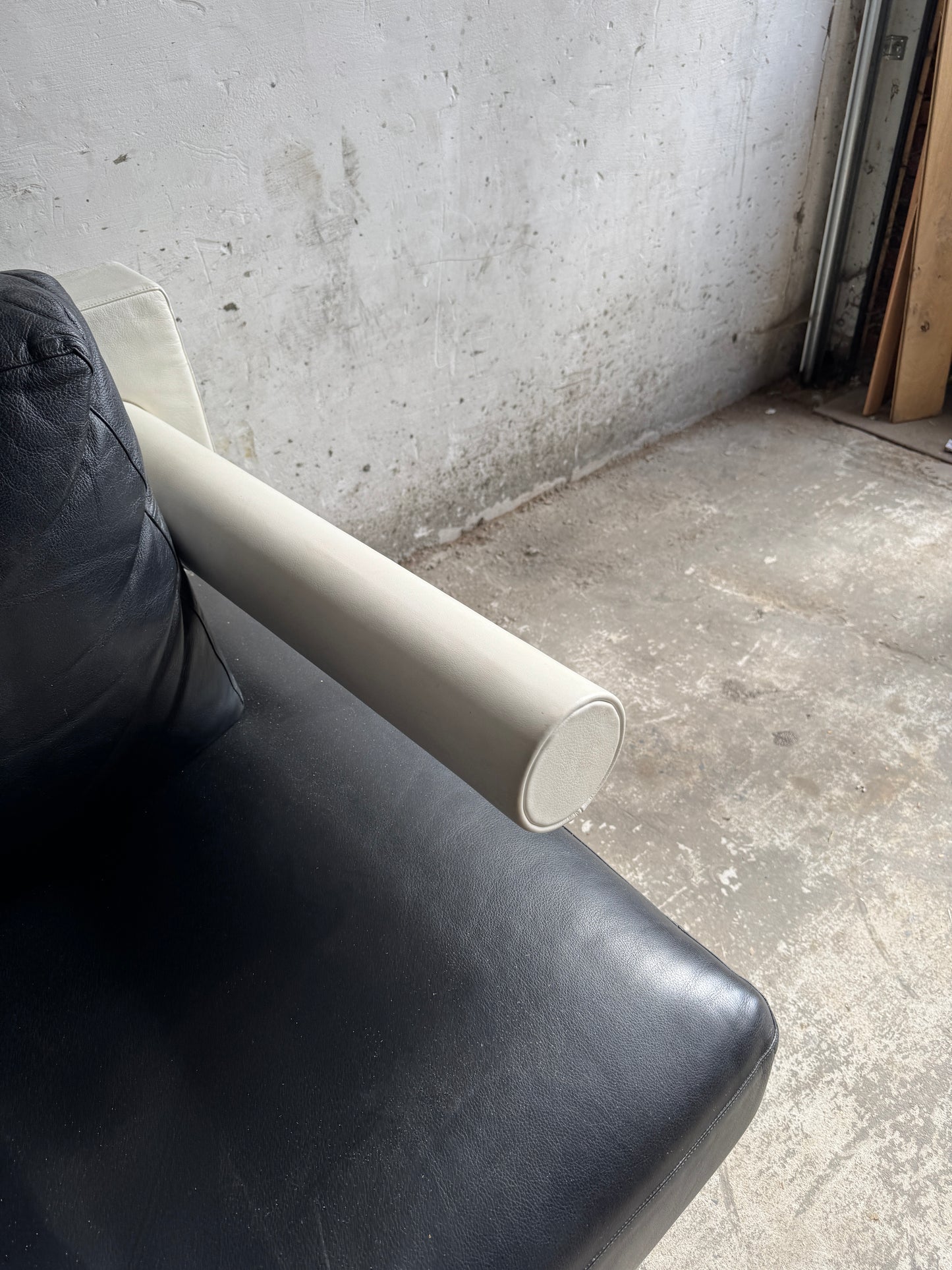 BnB Italia bank in zwart-wit leer – 2-zitsmodule