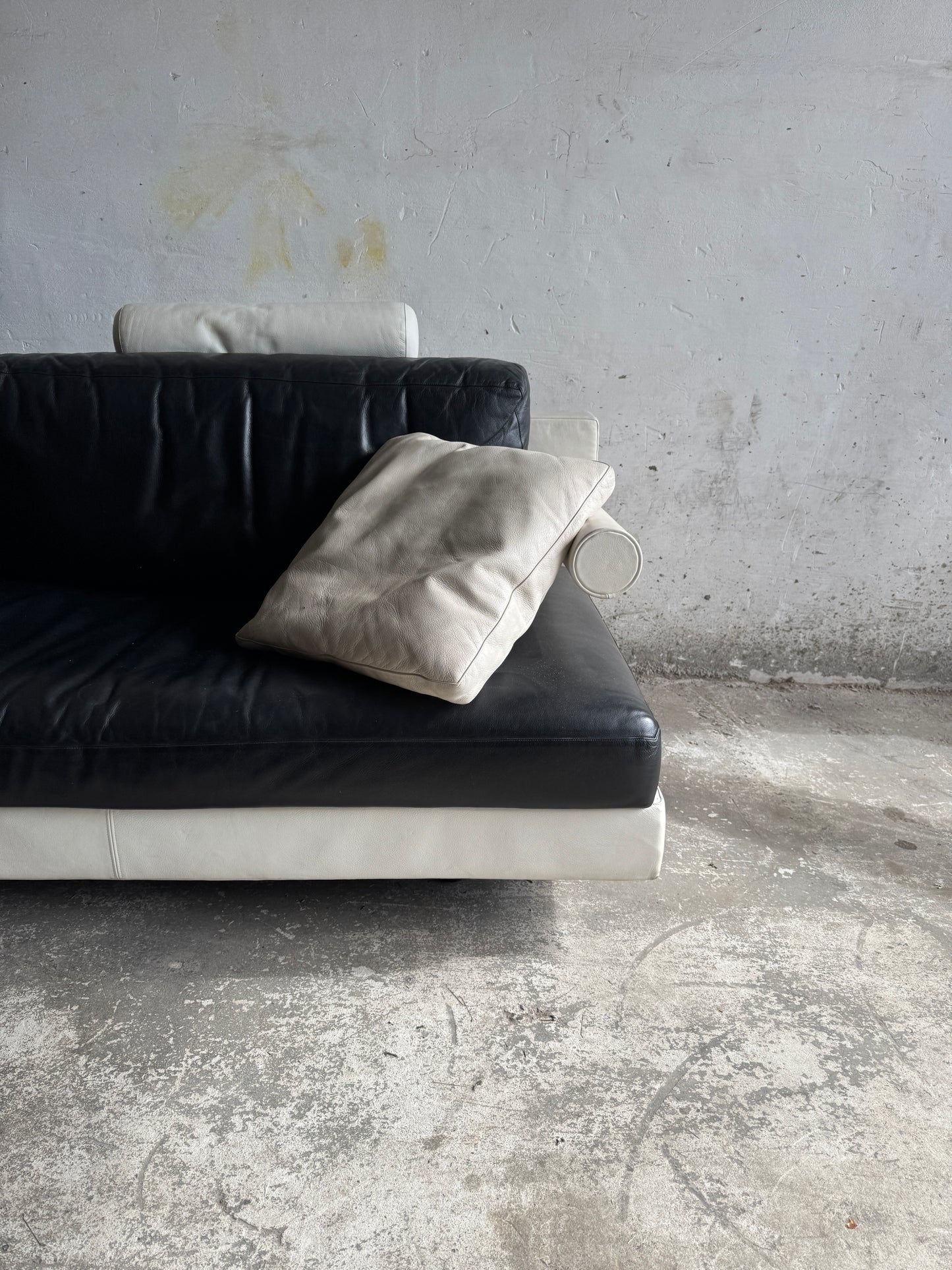 BnB Italia bank in zwart-wit leer – 2-zitsmodule