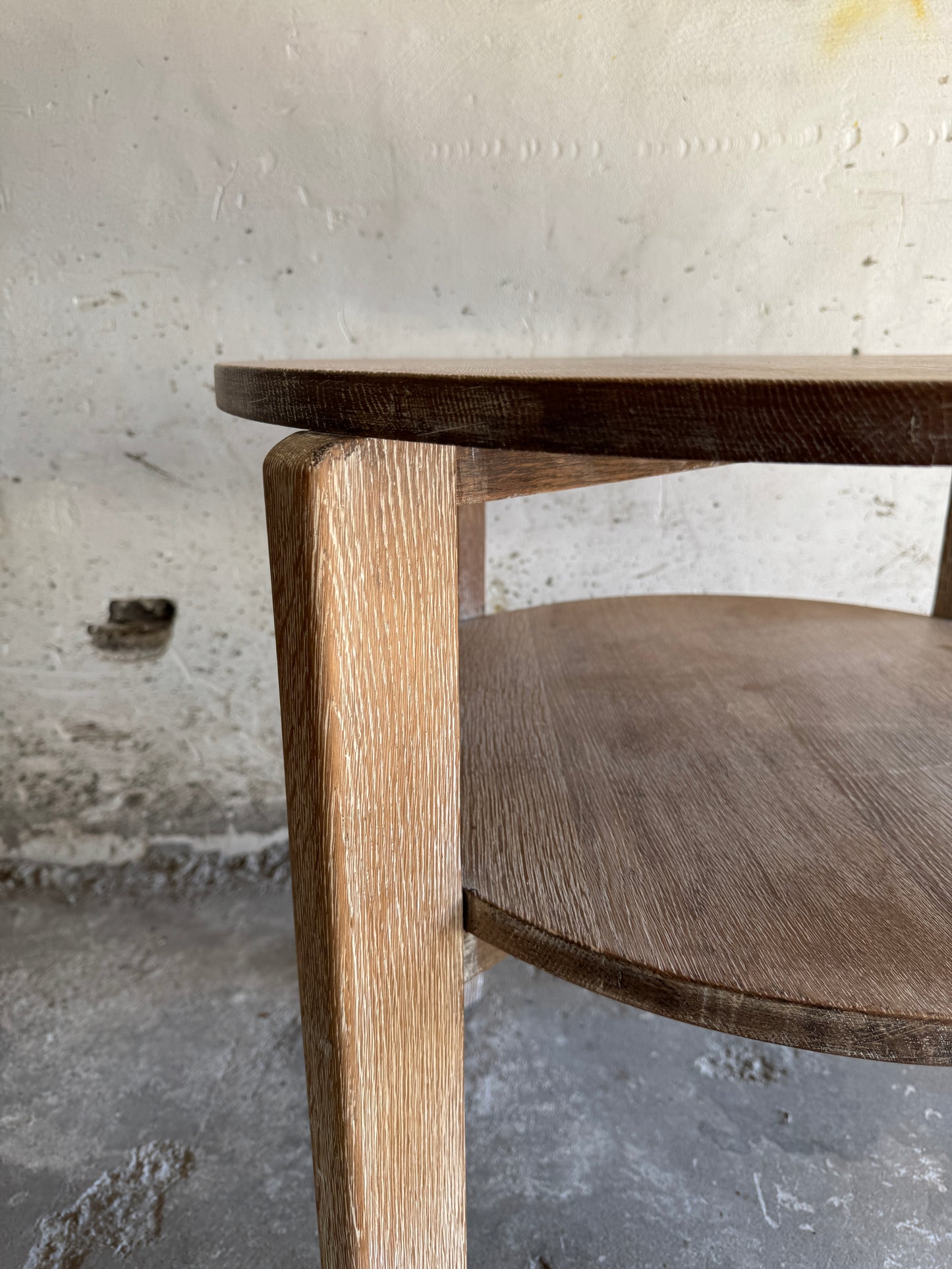 Art Deco bijzettafel in eikenhout met onderplank