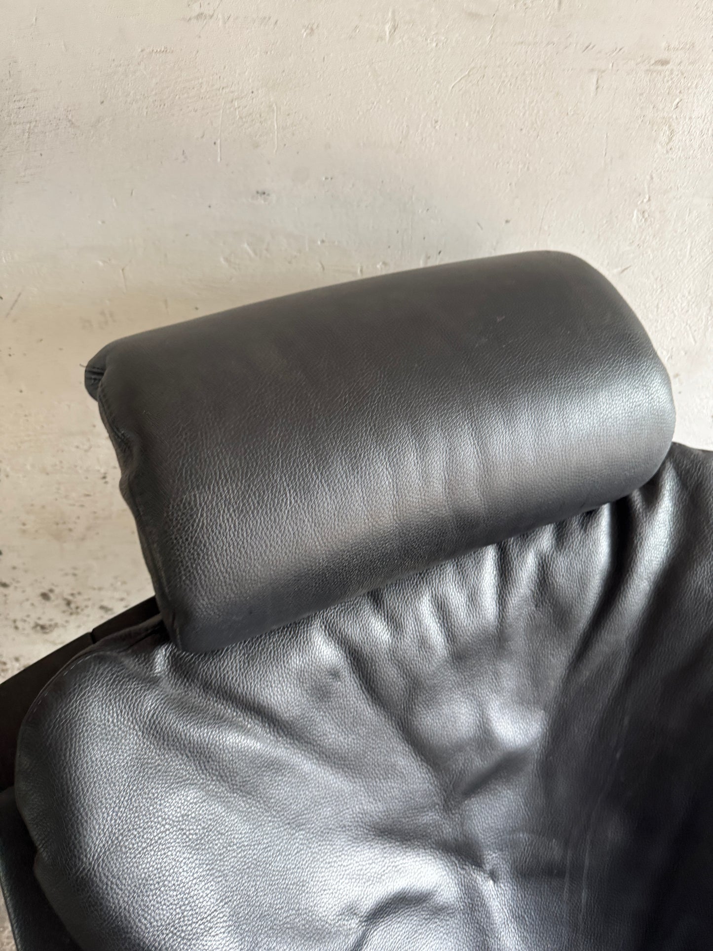 Vintage Scandinavische leren fauteuil + voetenbank van Ake Fribytter voor Mobel