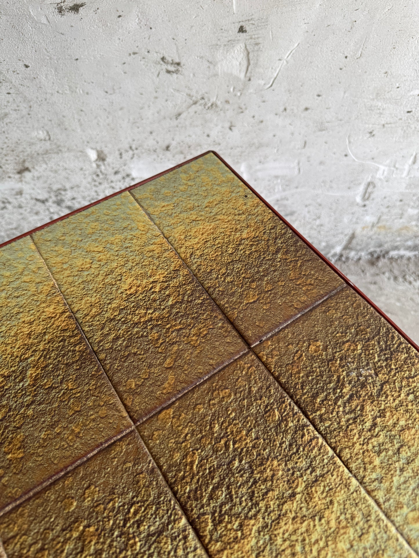 Vintage keramische bijzettafel met terracotta metalen frame