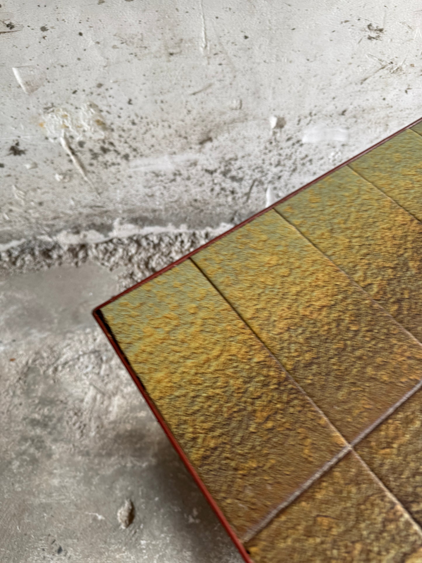 Vintage keramische bijzettafel met terracotta metalen frame