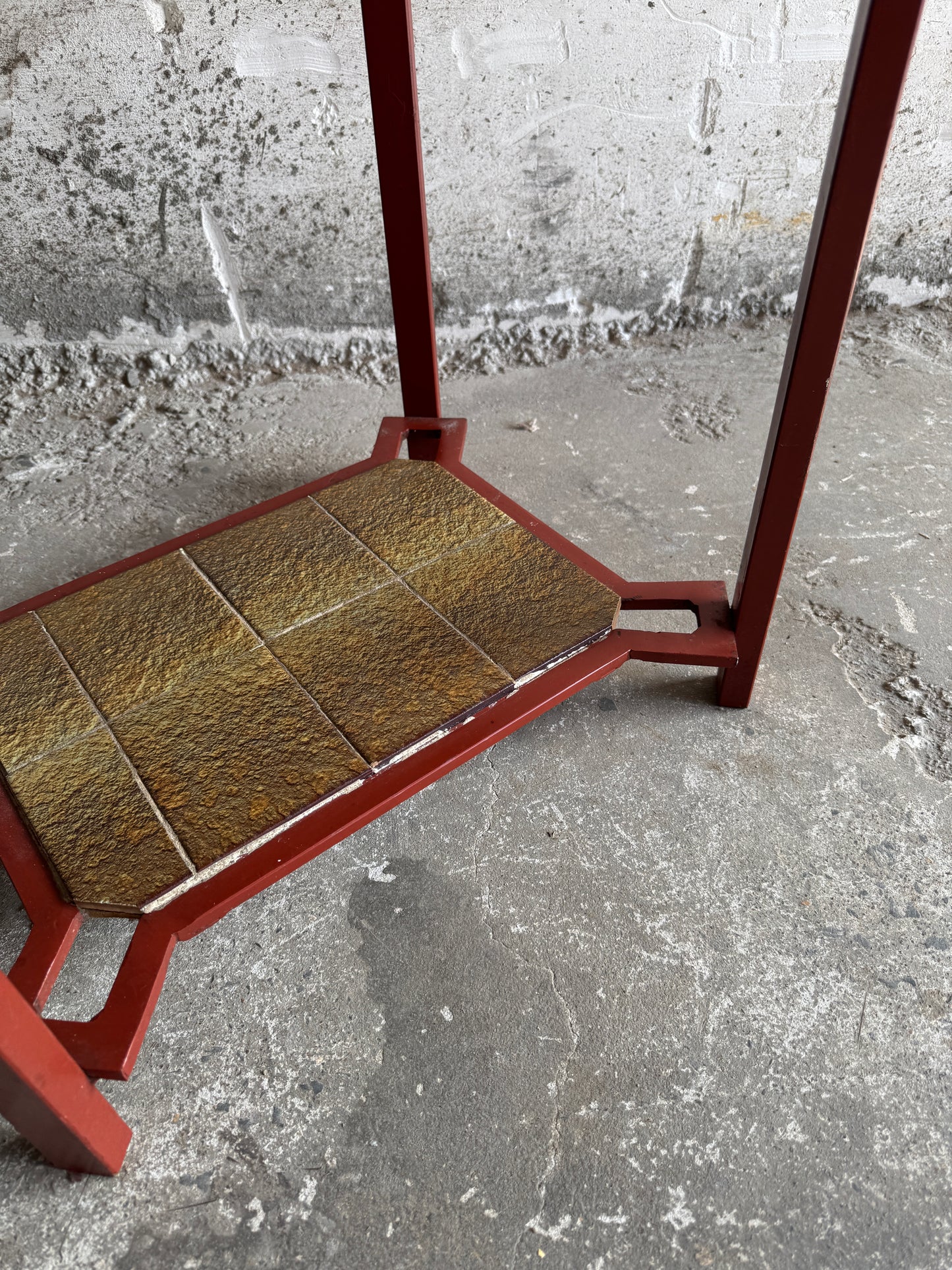 Vintage keramische bijzettafel met terracotta metalen frame