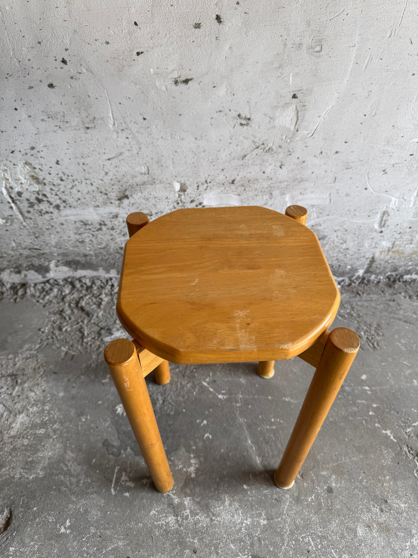Vintage stool in solid wood with organically shaped top