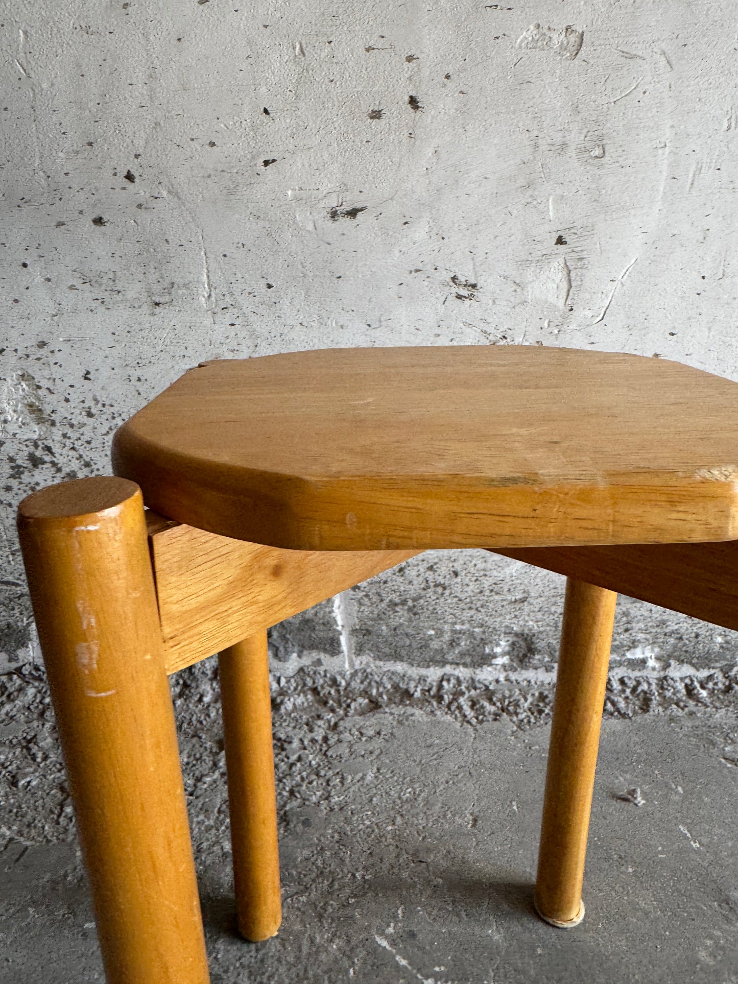 Vintage stool in solid wood with organically shaped top
