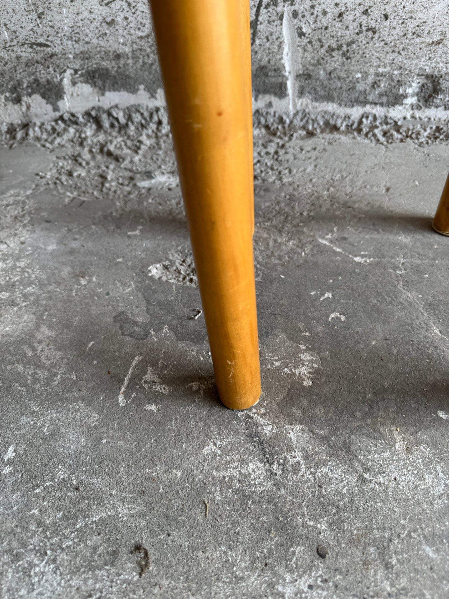 Vintage stool in solid wood with organically shaped top