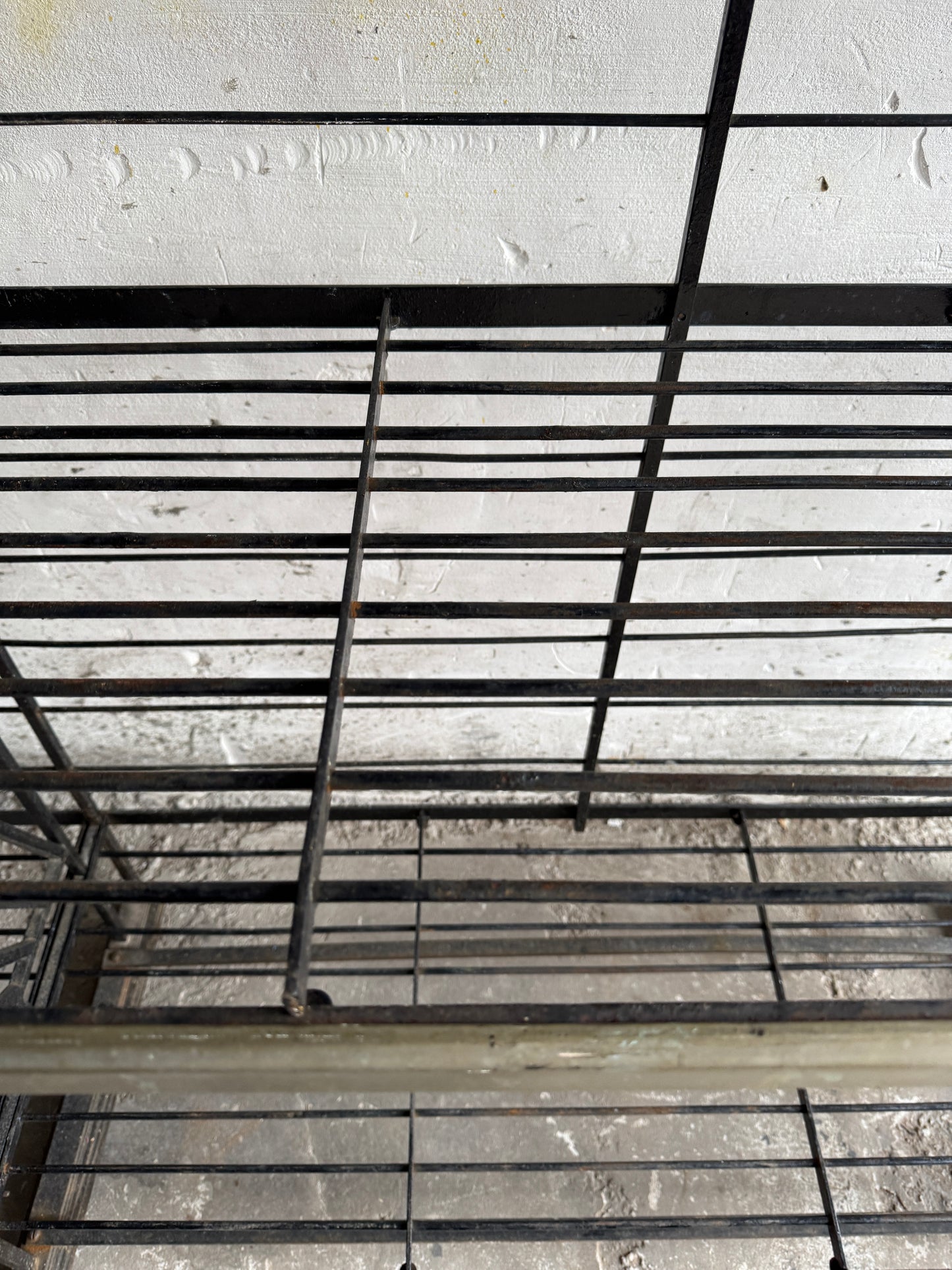 Grote industriële stalen bakkersrek - display- of opslageenheid