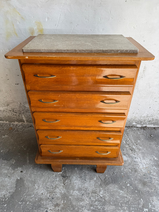Commode vintage en chêne avec plateau en pierre – Design belge des années 1950
