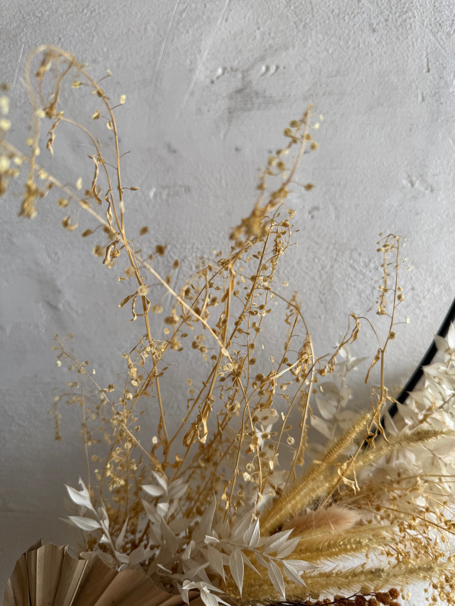 Grote gedroogde bloemenmuurkrans met vogeldetail – handgemaakt