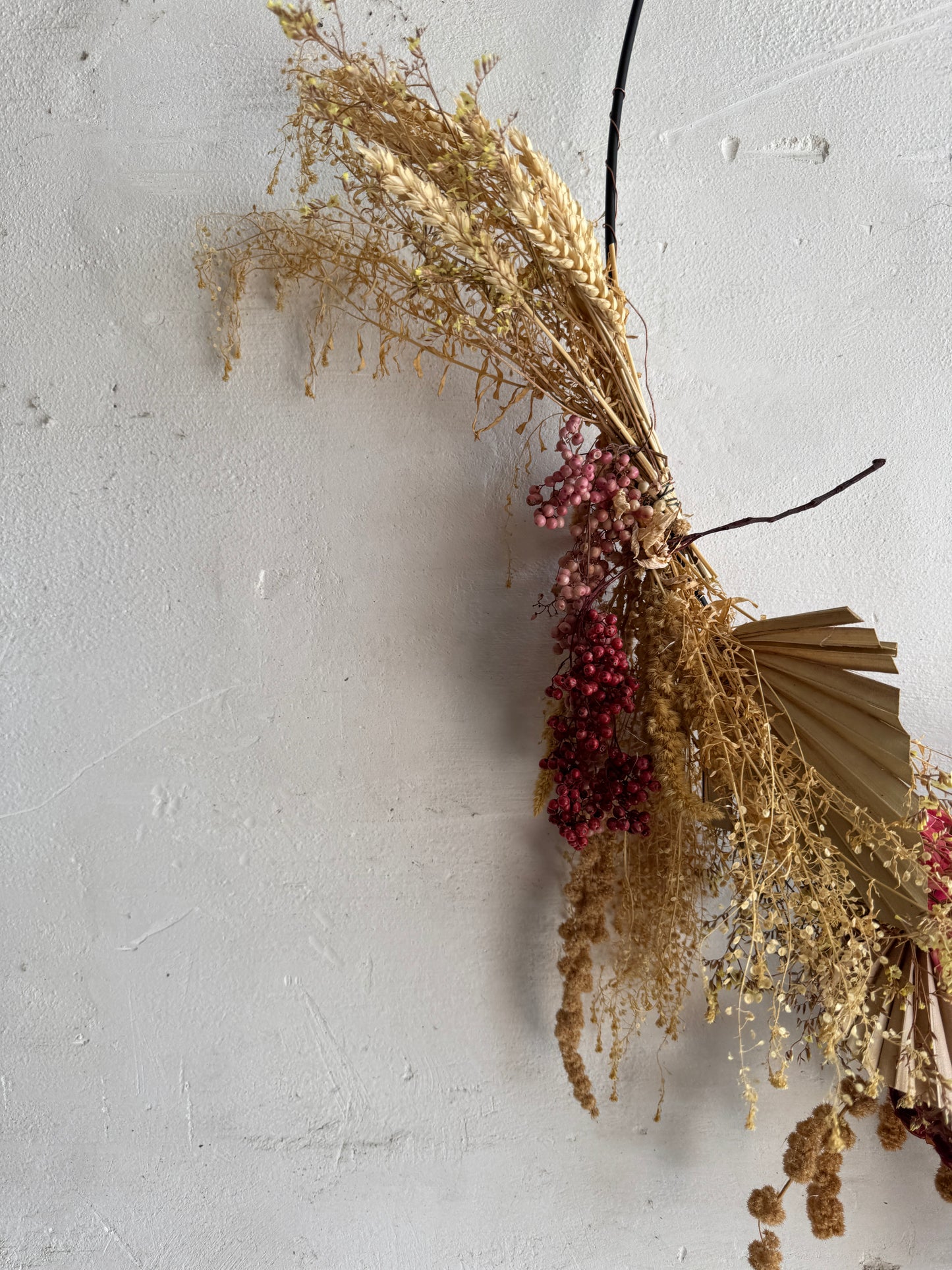 Grote gedroogde bloemenmuurkrans met vogeldetail – handgemaakt