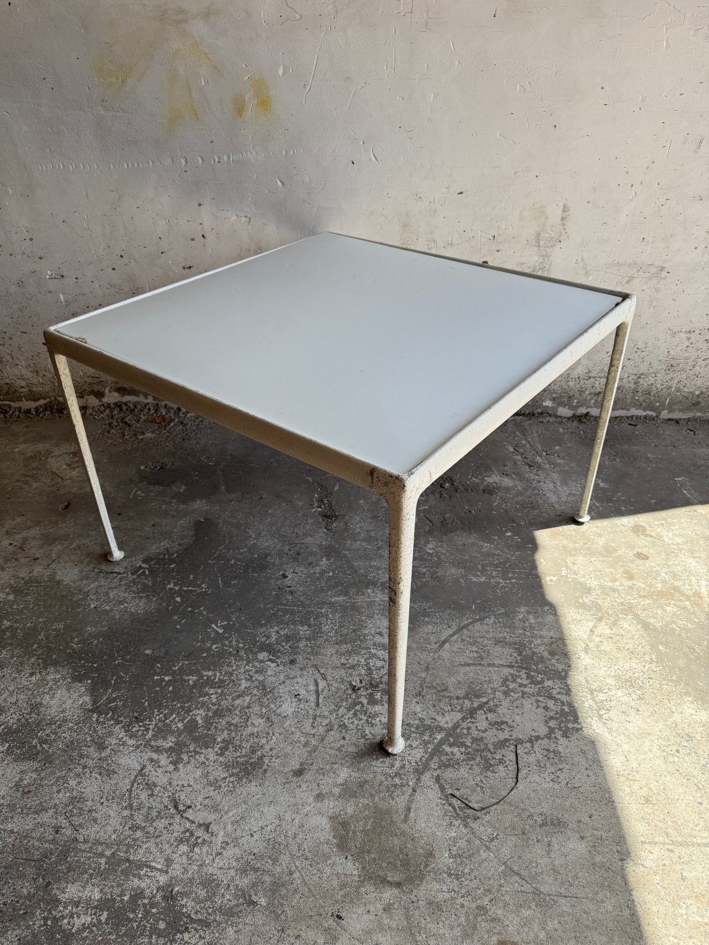 Knoll Buitentafel – 1e editie modernistisch design, jaren 60