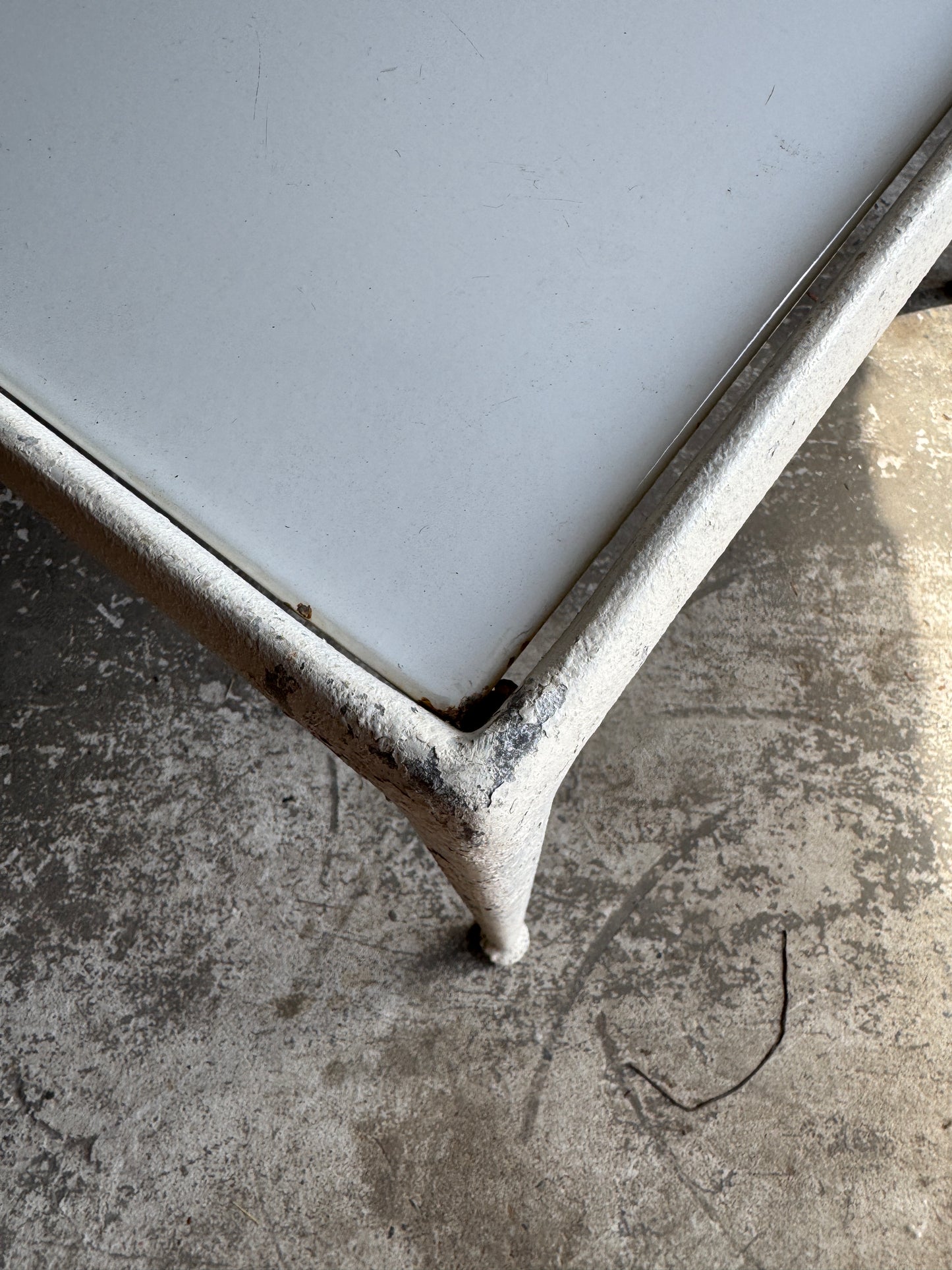 Knoll Buitentafel – 1e editie modernistisch design, jaren 60