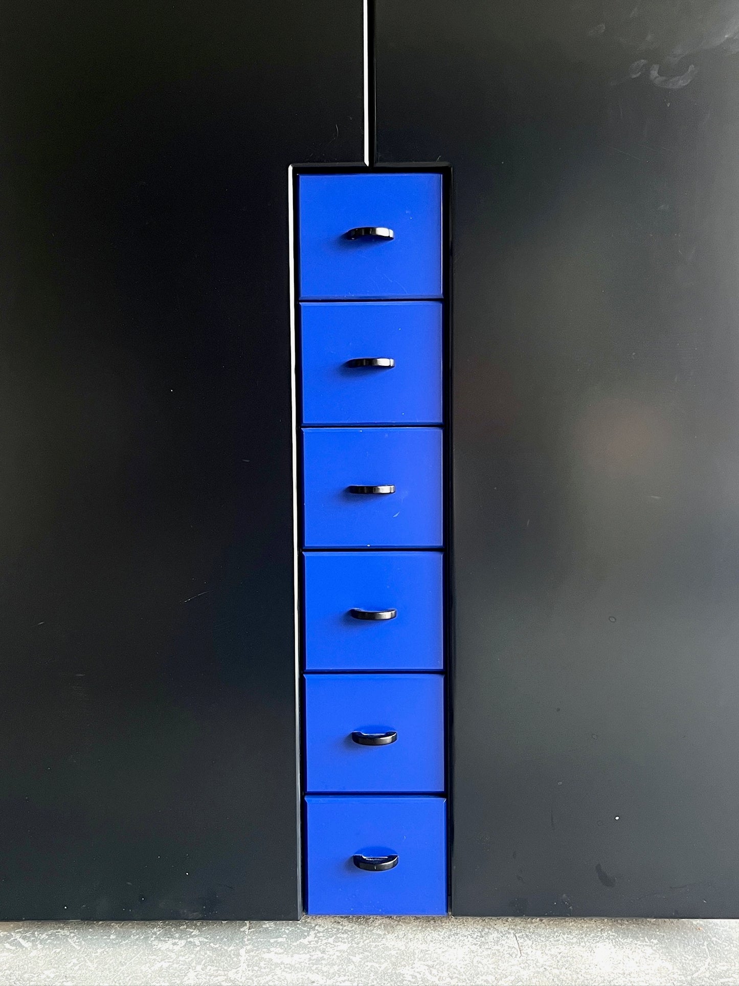 Interlübke Cabinet with Blue Drawers – Germany, 1980s