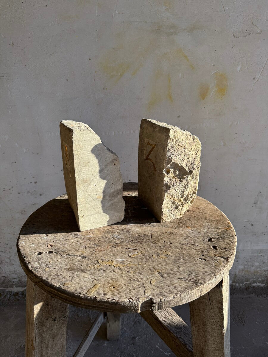 A-Z boekensteunen van Walter De Buck