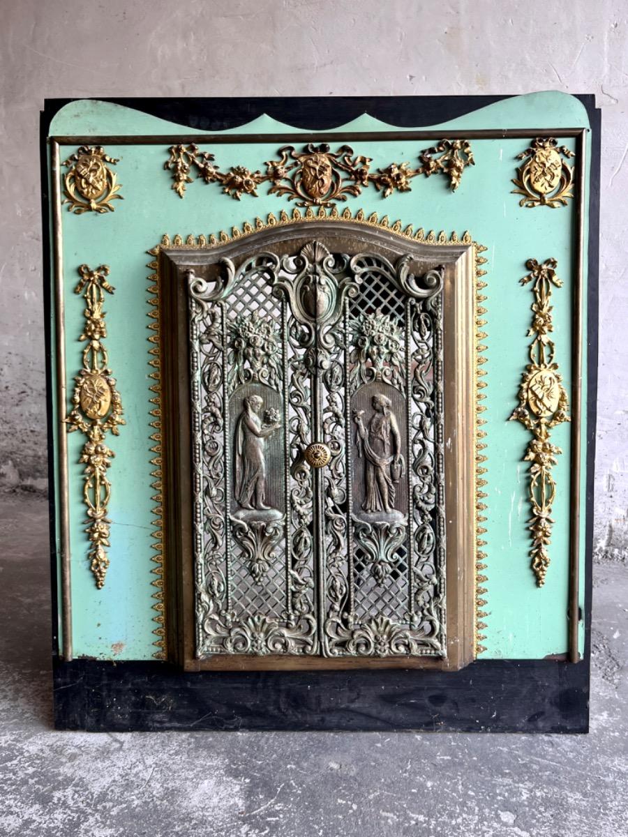 Antieke haarddeuren van brons messing