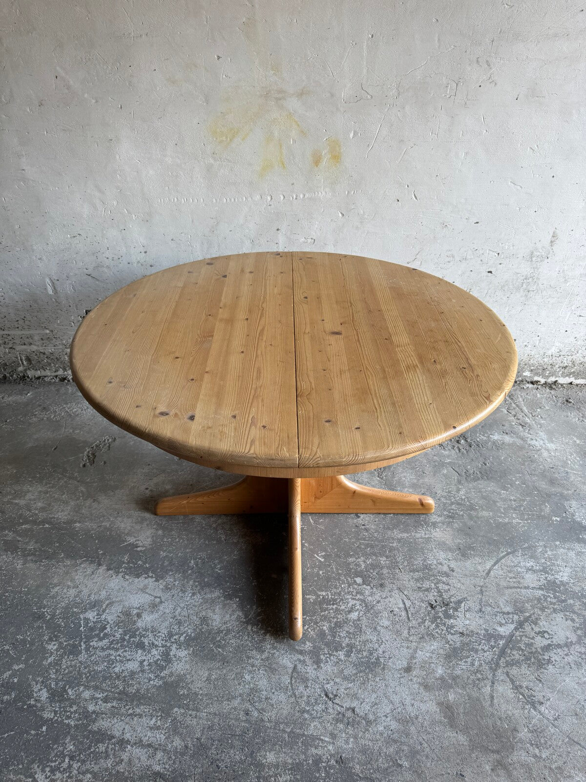 Scandinavische uitschuifbare eettafel van massief grenenhout