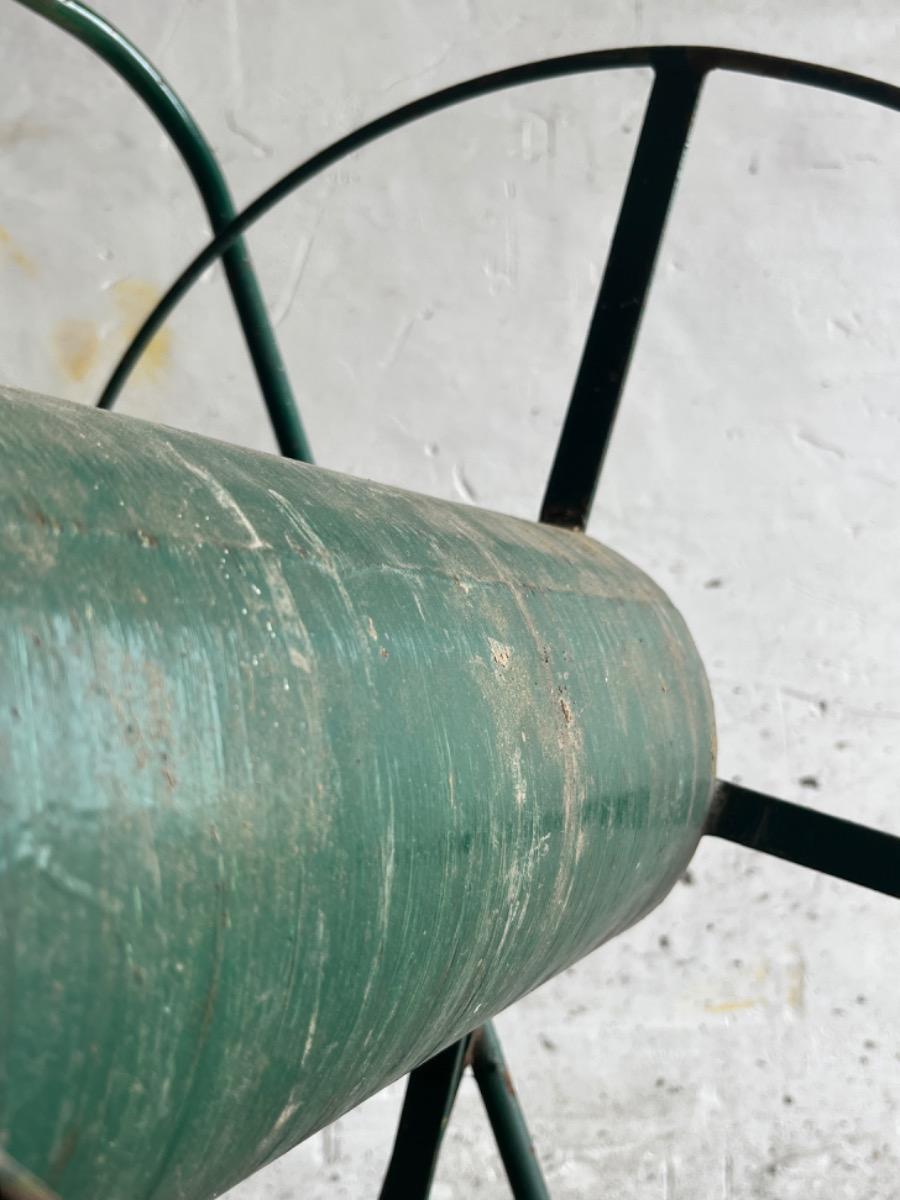 Metalen haspel voor tuinslang op wielen