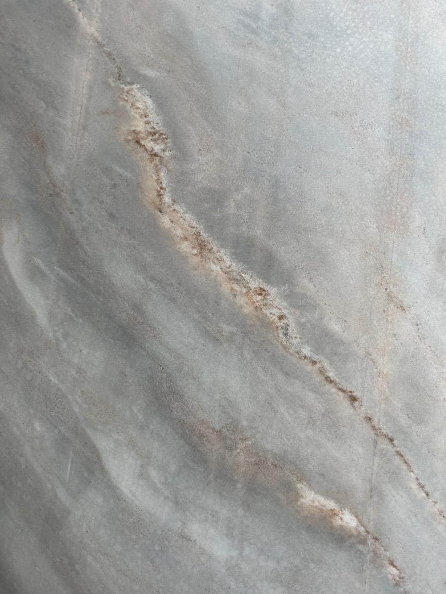 Granieten salontafel met organische driehoekvorm – jaren 80