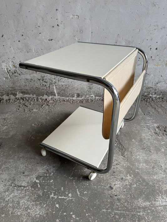 Table d'appoint des années 80 avec porte-revues