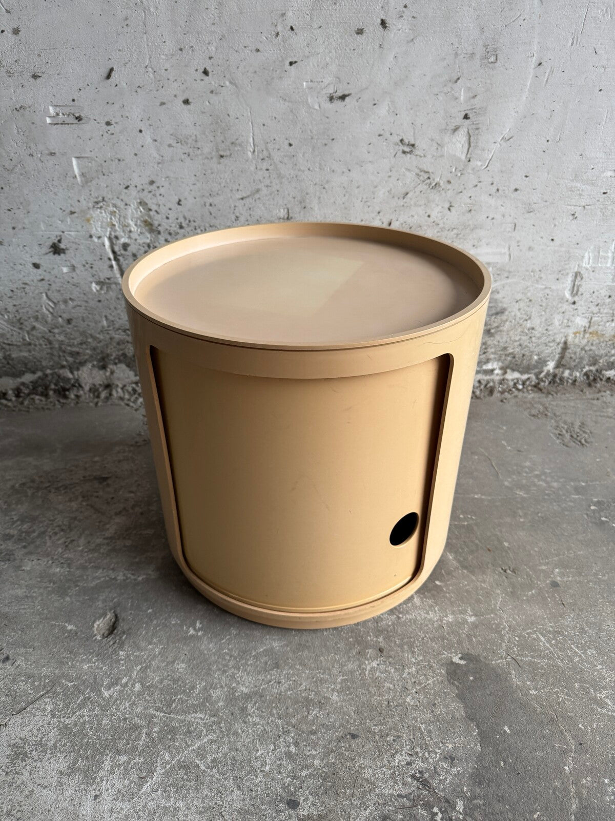 Kartell side table by Anna Castelli 1970