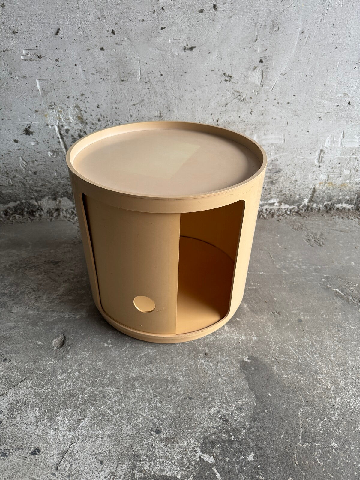 Kartell side table by Anna Castelli 1970