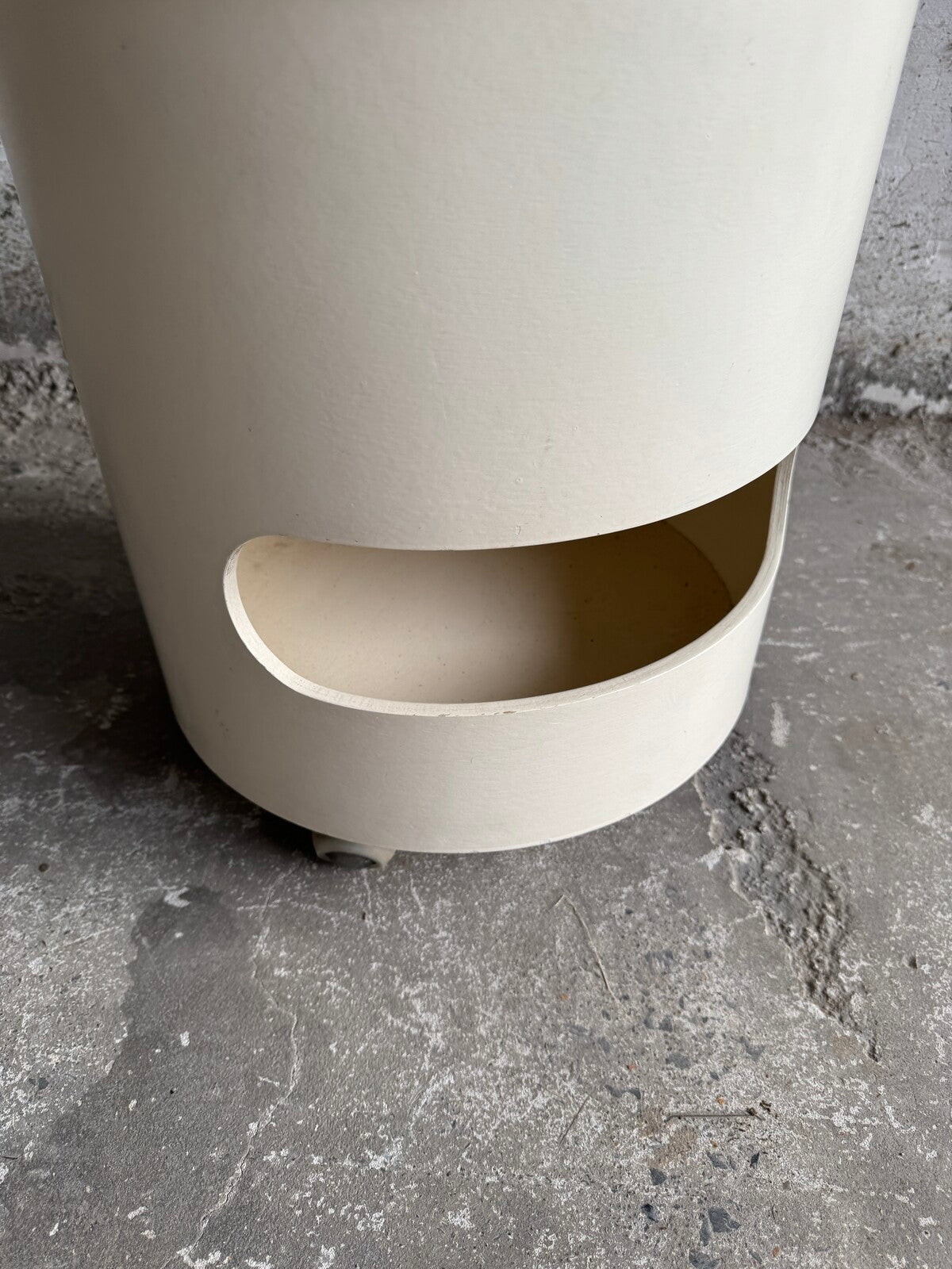 Kartell bijzettafel met opbergruimte en afneembaar blad