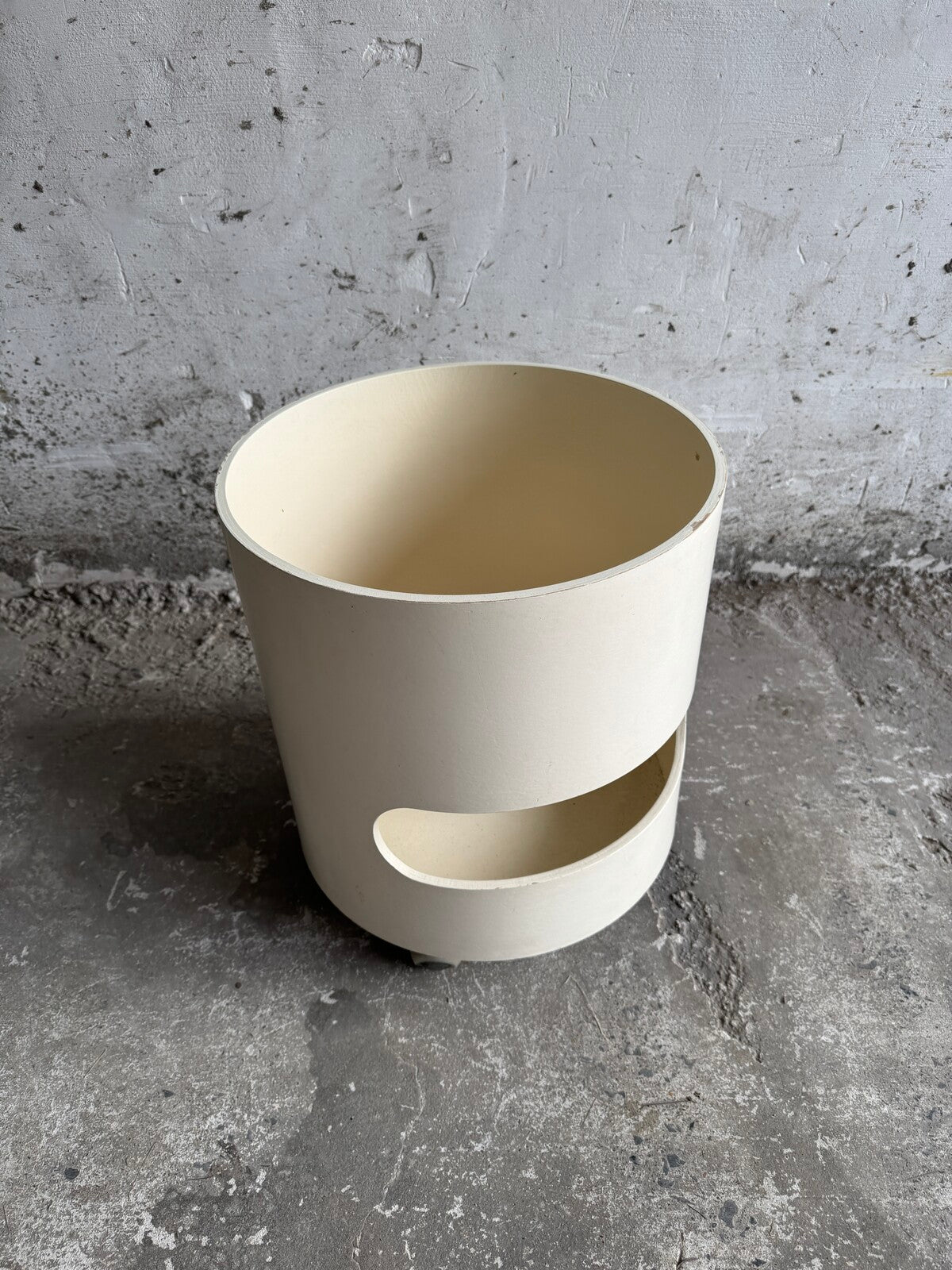 Kartell bijzettafel met opbergruimte en afneembaar blad