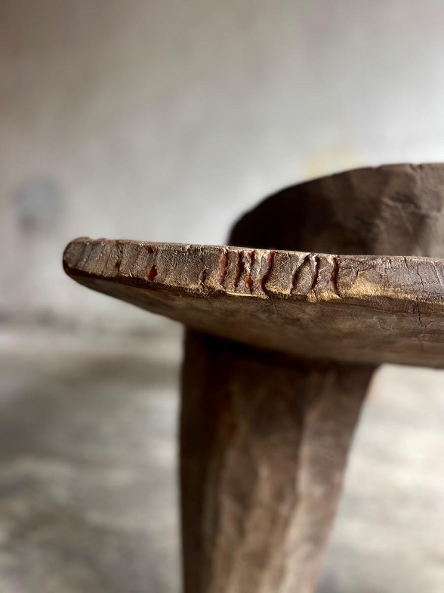 Groot oud Afrikaans bed in massief hout