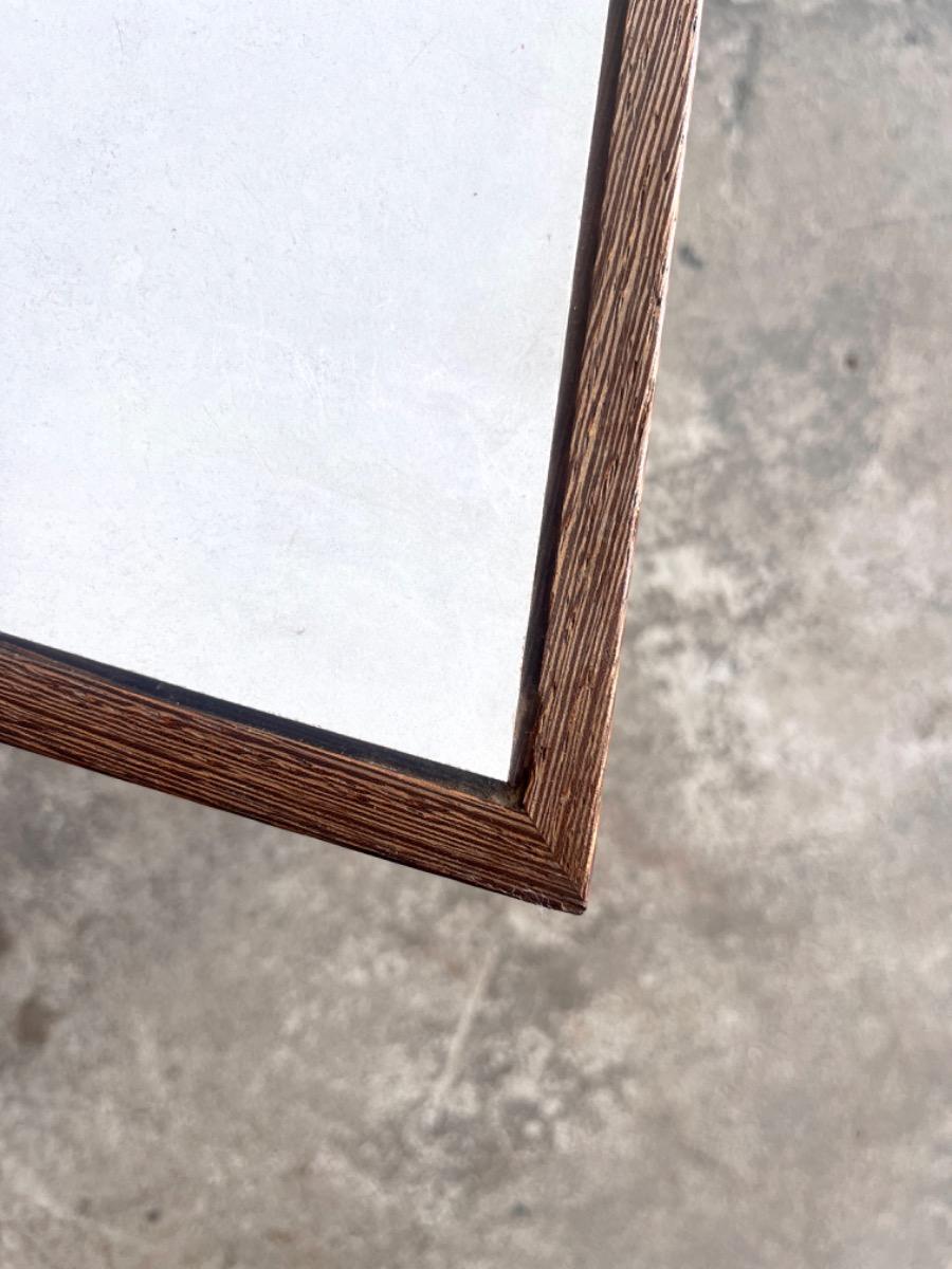 Mid-Century lage bijzettafel met strak profiel