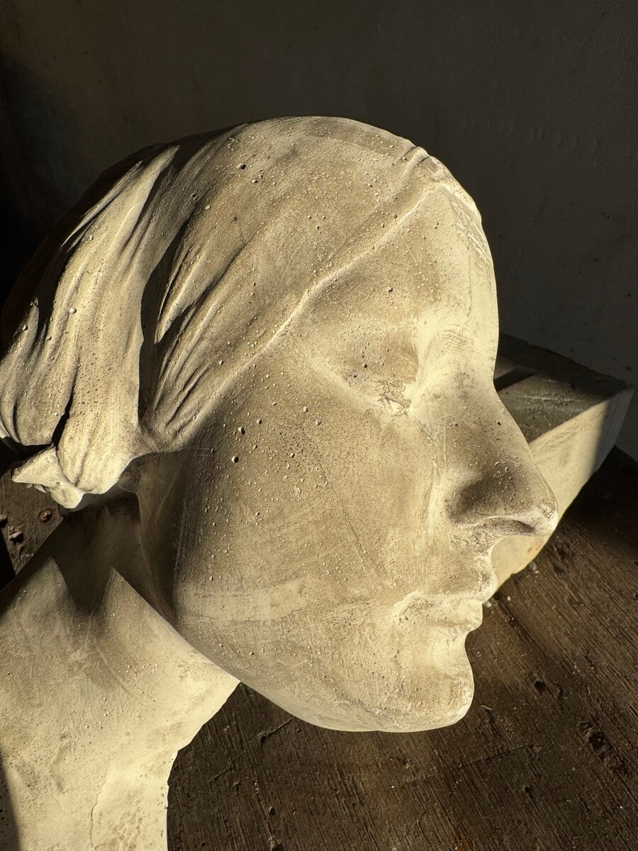 Wall bust by Walter De Buck