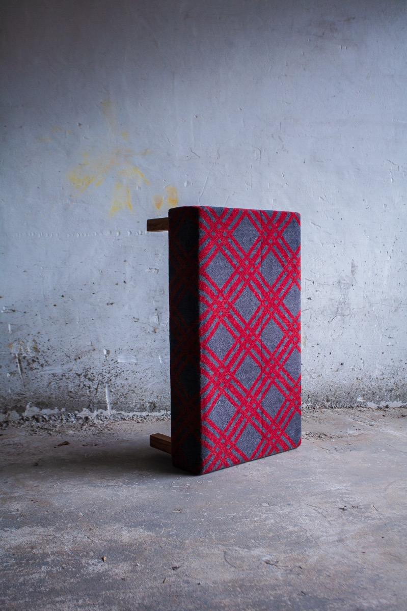 Grote vintage bank bekleed met Schotse tartanstof